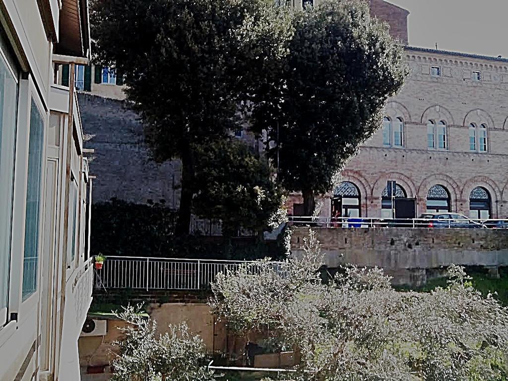 Hotel La Fonte Osimo Buitenkant foto