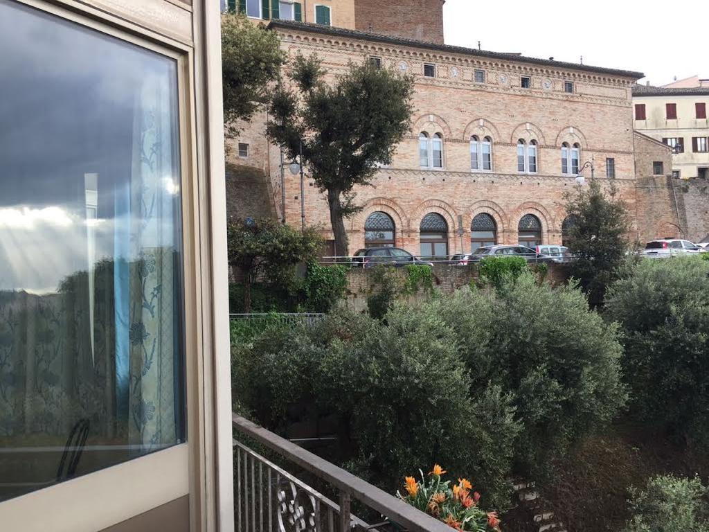 Hotel La Fonte Osimo Buitenkant foto